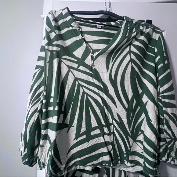 Gemma + Jane palm print pants and top - Picture 5 of 9